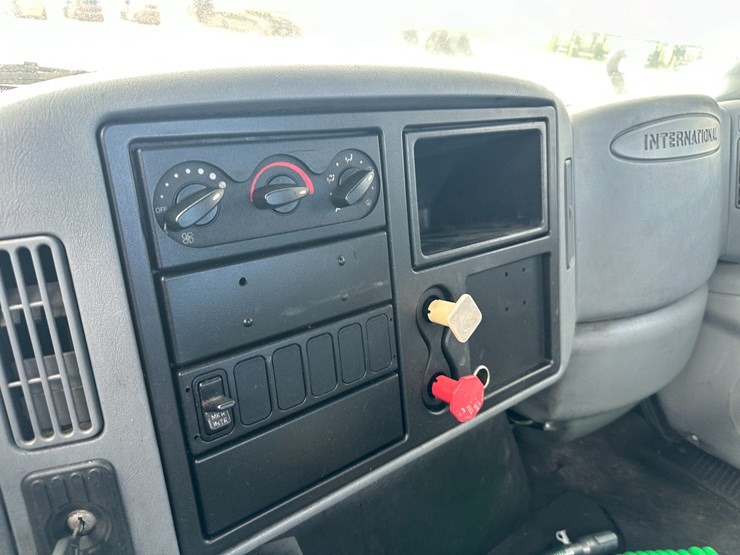 2006-international-durastar-4400-image-54