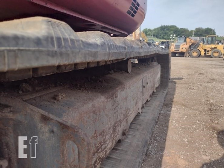 2018-takeuchi-tb260-image-40