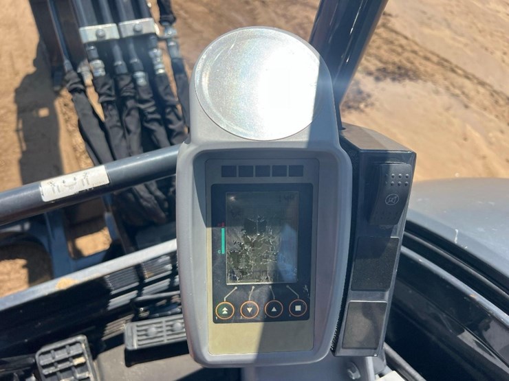 2023-deere-30g-image-33