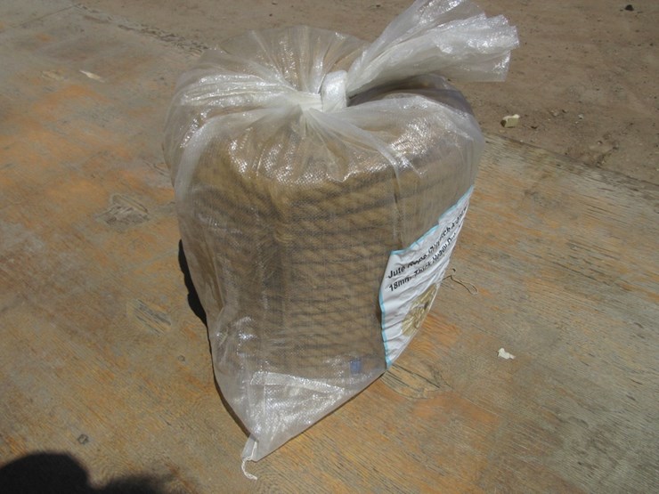 new-unused-7/10"-x-328'-jute-rope-image-3