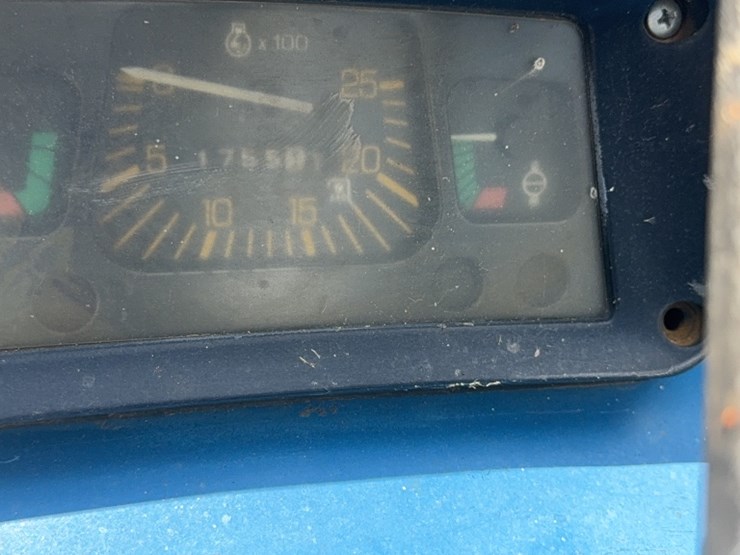 ford-2910-image-22