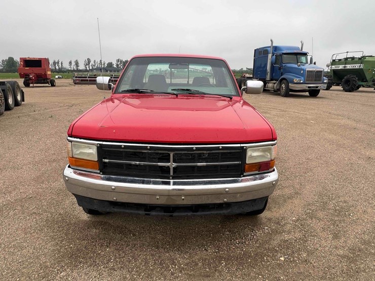 1996-dodge-dakota-image-2