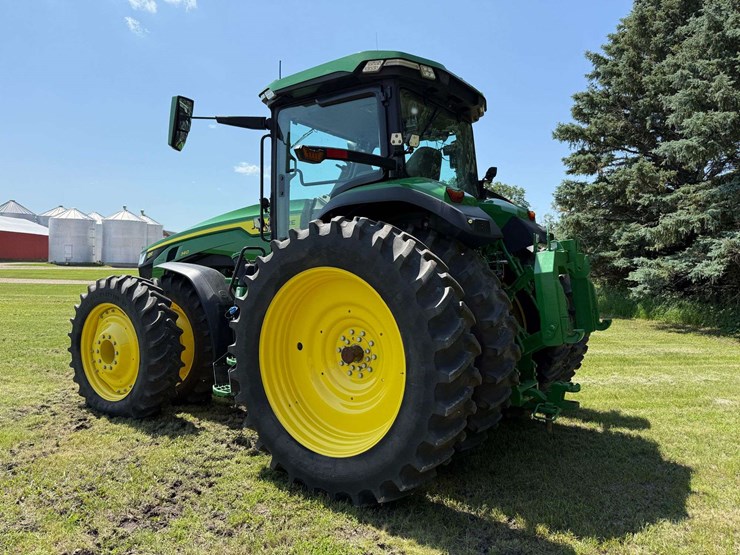 2021-john-deere-8r-340-image-16