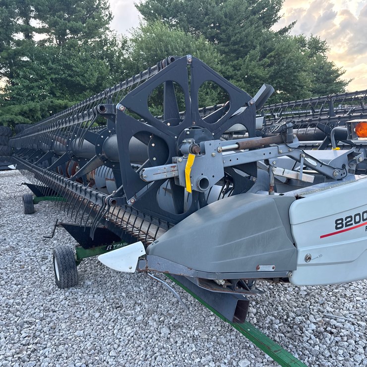 GLEANER 8200-35