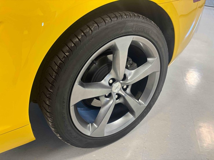 2013-camaro-1lt-rs-coupe-image-25