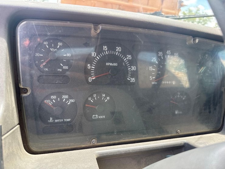 2001-sterling-water-truck-image-25
