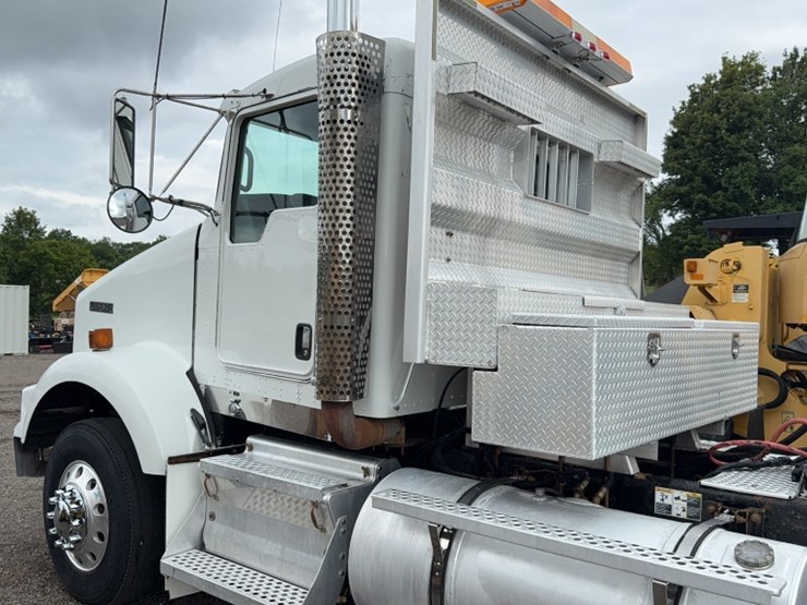 2008-kenworth-t800-image-11