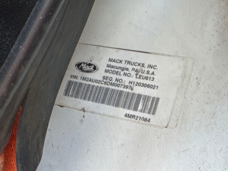 2013-mack-leu613-image-22
