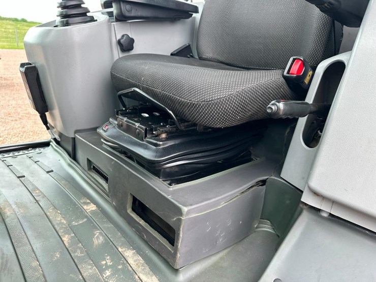 2019-caterpillar-906m-image-46