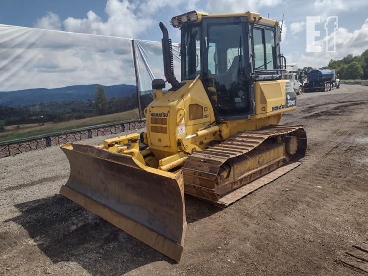 2011-komatsu-d31px-22-image-41