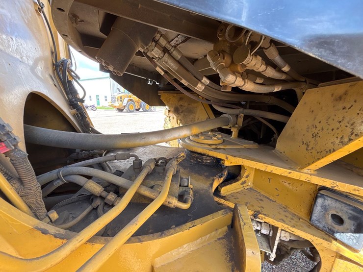 2012-caterpillar-930-image-14