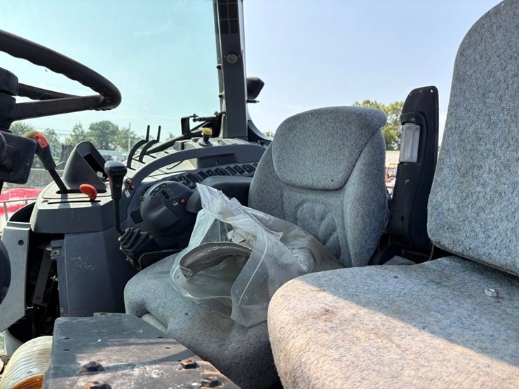 new-holland-t6020-image-14