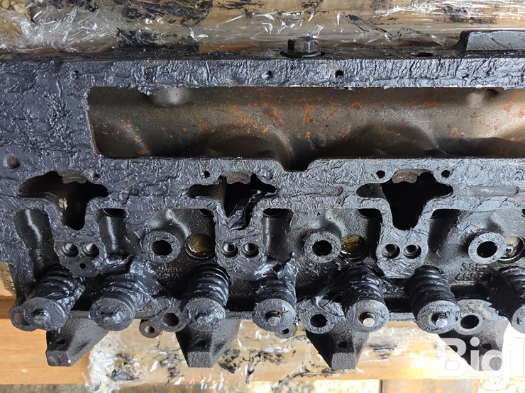 cummins-8.3-engine-head-image-14