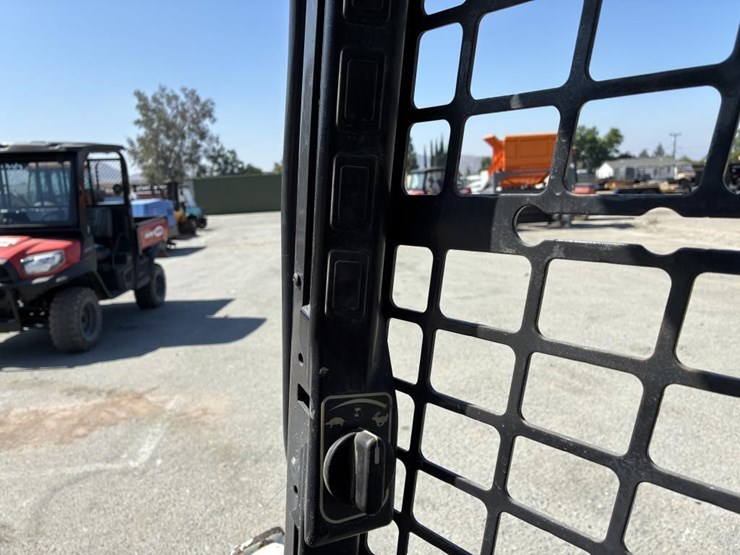 2017-bobcat-s450-image-14