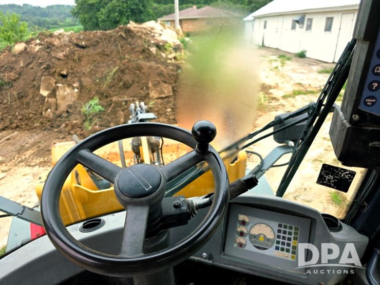 deere-244j-image-29
