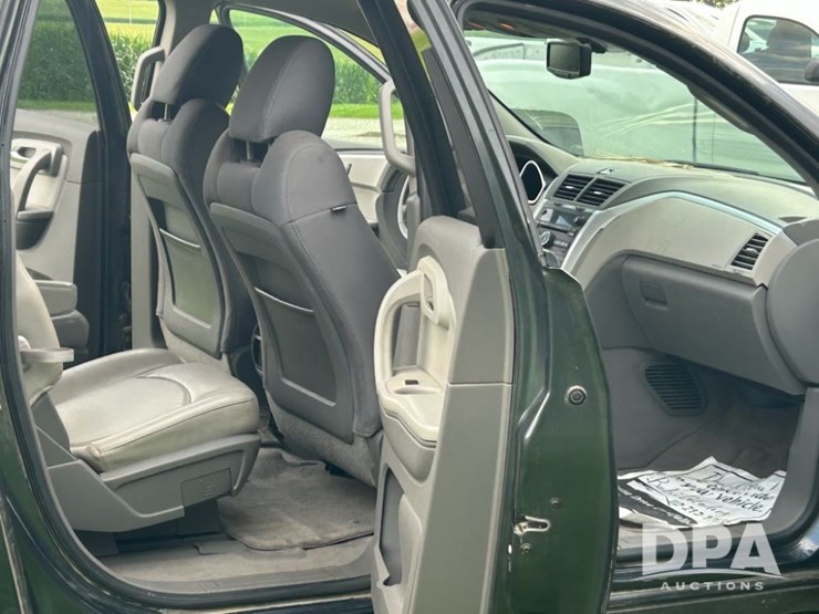 2011-traverse-lt-suv-(mn1058)-image-16
