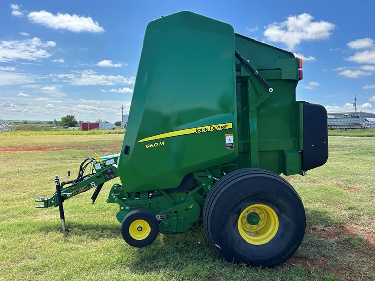 john-deere-560m-image-21
