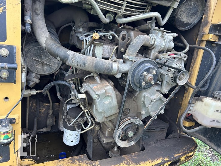 caterpillar-242-image-19