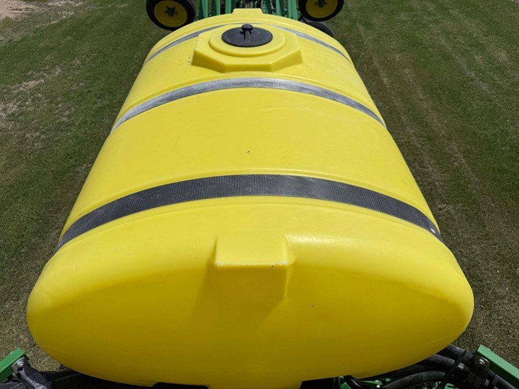 2014-john-deere-1770nt-image-36