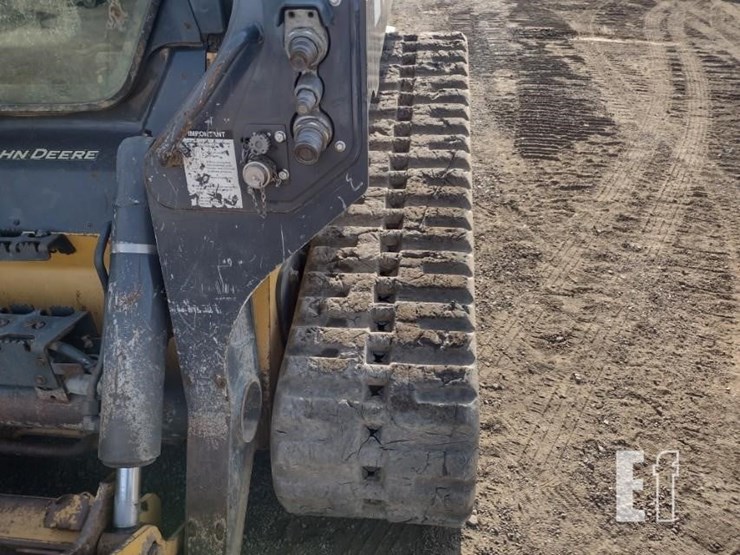 2021-deere-331g-image-34