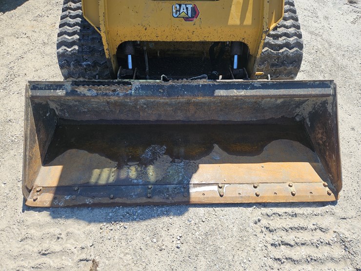 2021-caterpillar-279d3-image-3