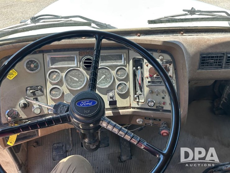 1991-ford-l8000-image-35