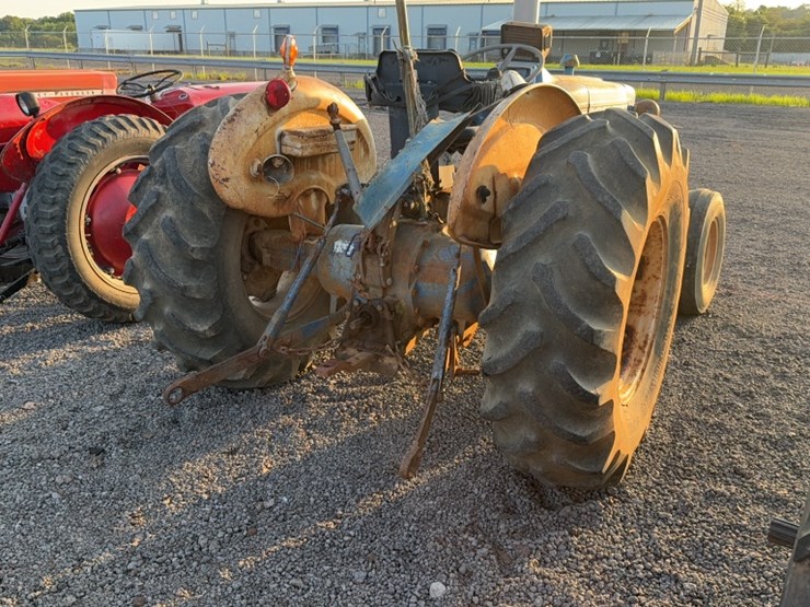 ford-4000-image-12