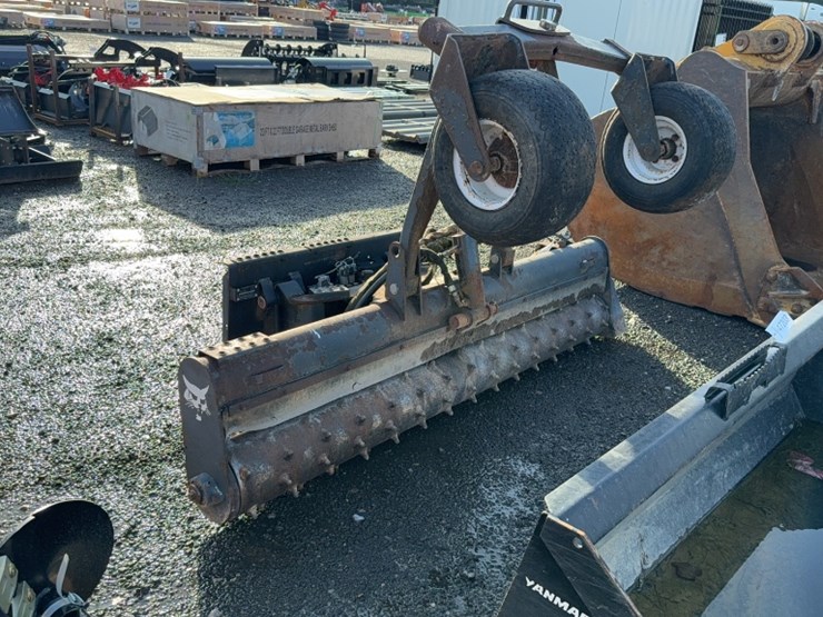 #2028-•-bobcat-84"-skid-steer-harley-rake-image-2