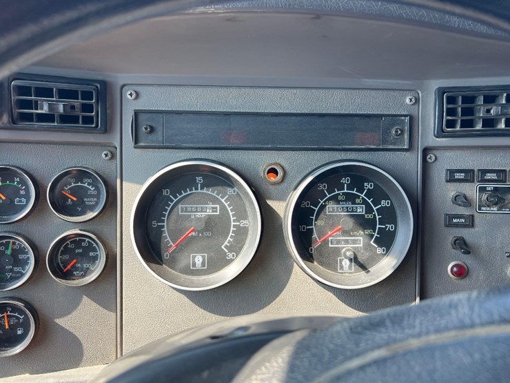 2010-kenworth-t270-image-39