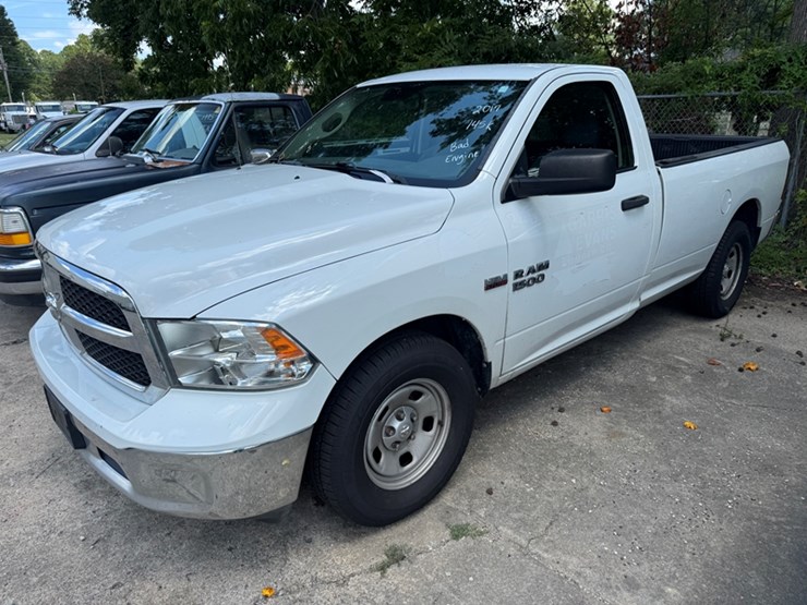 2017-ram-1500-reg-cab,-long-bed-pickup,-bad-engine-145,989-miles-showing---3c6jr6dt9hg681114-image-1