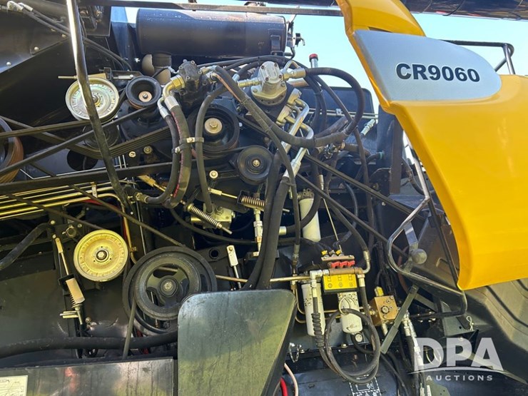 2011-new-holland-cr9060-image-31