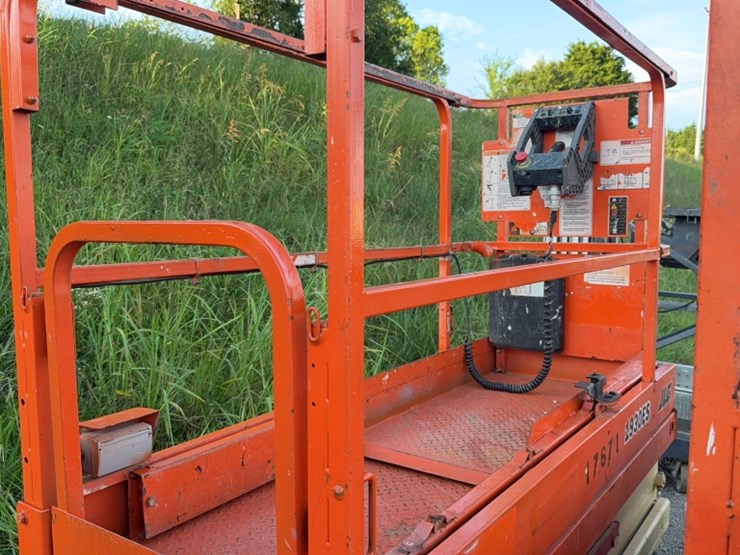 jlg-1930es-image-9
