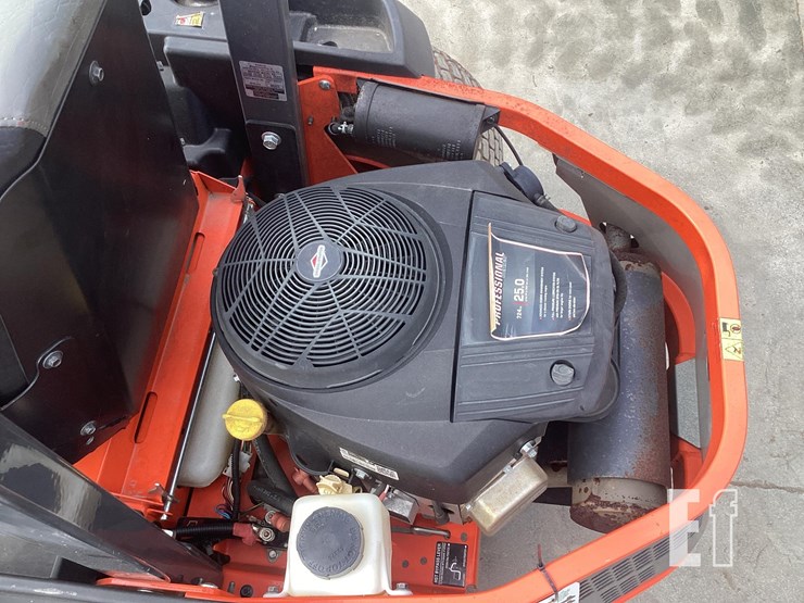 2015-kubota-z122e-image-9
