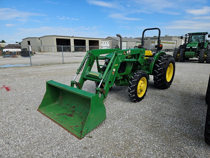 2015-john-deere-5075e-image-1