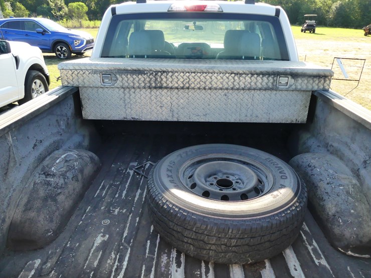 2021-ford-f150-xl-image-5