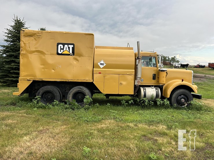 1977-kenworth-fuel-truck-1133-image-2