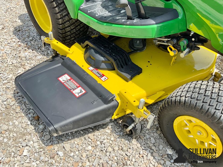 2021-john-deere-x730-image-13
