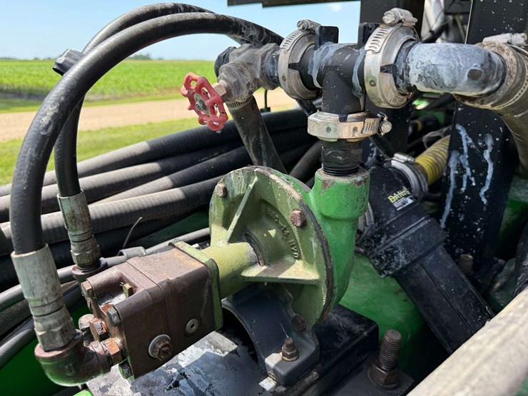 2014-john-deere-1770nt-image-26