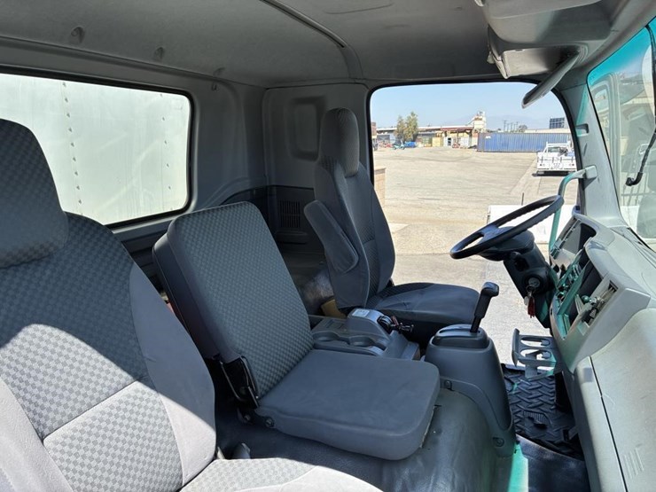 2018-isuzu-ftr-image-14