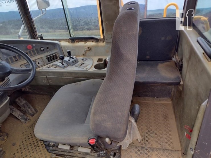 2003-volvo-a40d-image-13