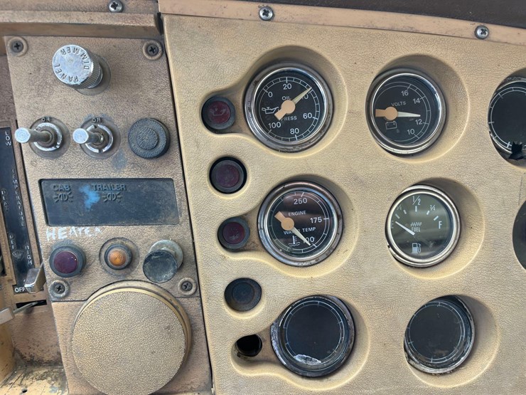 ford-l9000-image-45