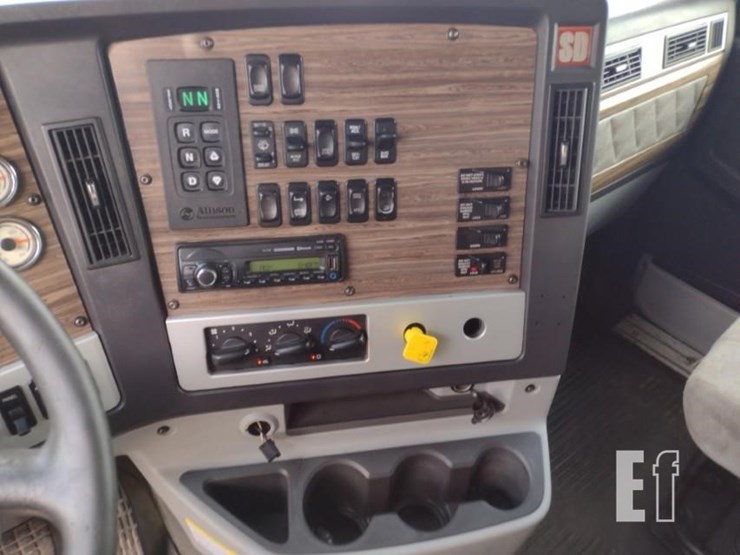 2017-freightliner-122sd-image-10
