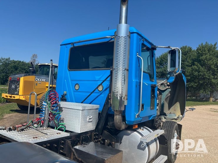 2006-mack-chn613-image-54