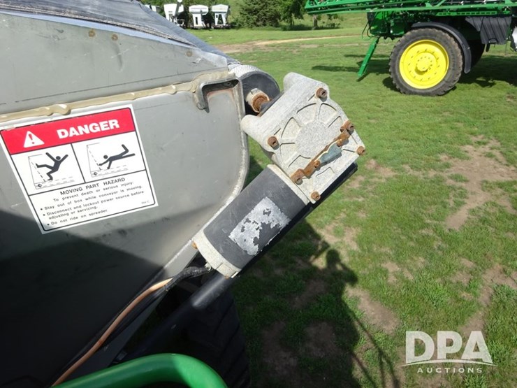 2016-john-deere-r4045-image-75