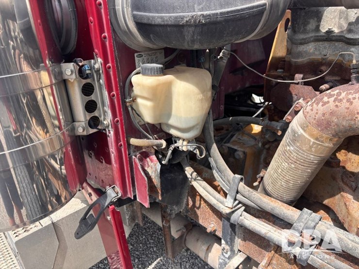 2000-peterbilt-379-image-75