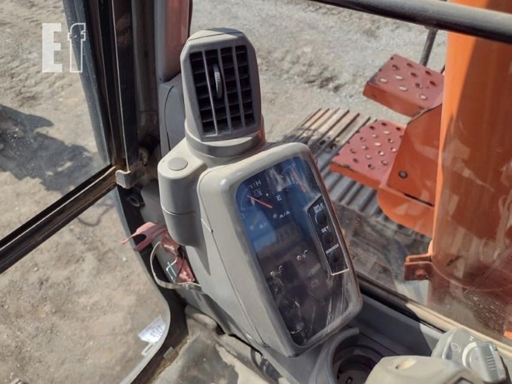 2007-hitachi-zx135us-image-8