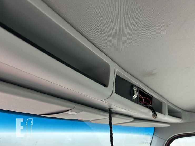 2016-kenworth-t880-image-23