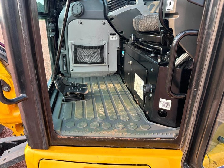 2020-caterpillar-303-image-48