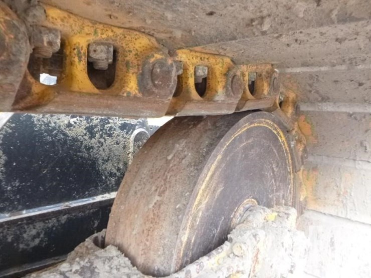 2021-deere-650k-lgp-image-39
