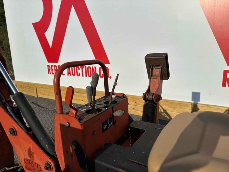 2003-ditch-witch-3700-image-30